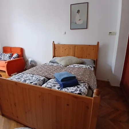 Deptak Sadecki Apartman